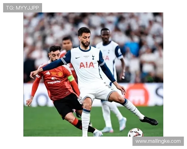 热刺勇夺2024-25赛季欧联杯冠军 17年冠军荒终结时刻震撼全场